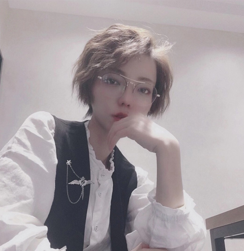 李玮蓉