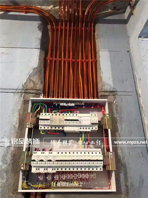 台州装修，水电走顶好还是走地好？